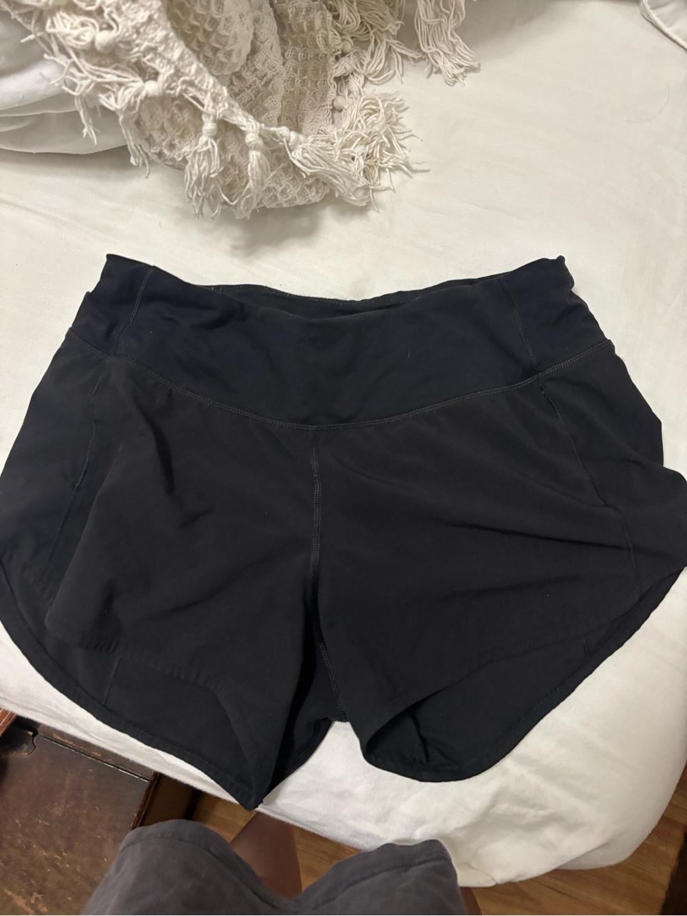 Lululemon Speed Up Short Long *4" Black Gym Workout Athletic Fitness Size 4